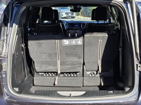 Used 2019 Chrysler Pacifica Limited w/ Advanced Safetytec Group image 9