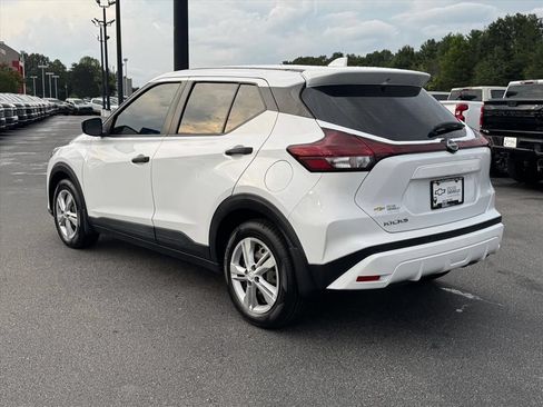 Used 2023 Nissan Kicks S FWD image 5