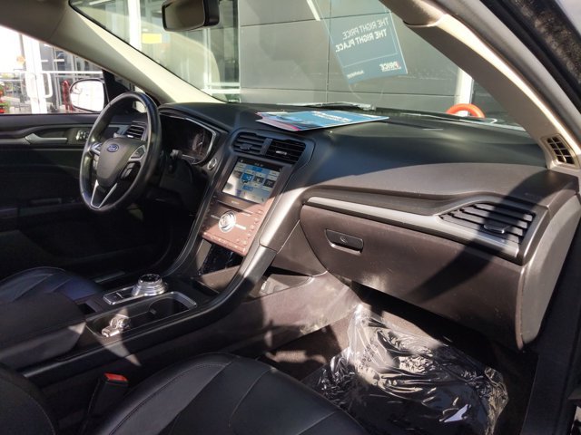 Used 2017 Ford Fusion Titanium FWD image 20