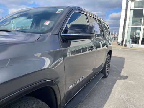 Used 2024 Jeep Wagoneer Series II image 5