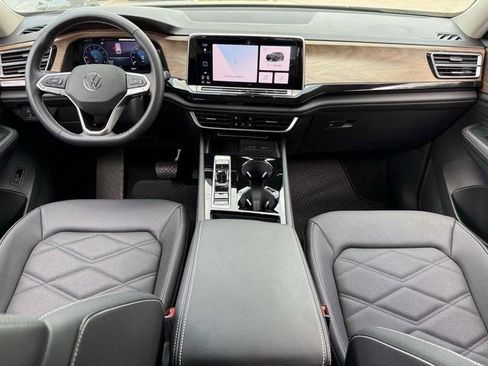 Used 2026 Volkswagen Atlas SE FWD image 9