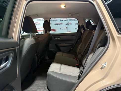 Used 2025 Nissan Rogue SV image 38