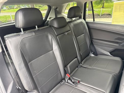 Used 2019 Volkswagen Tiguan SE w/ Panoramic Sunroof Package FWD image 33