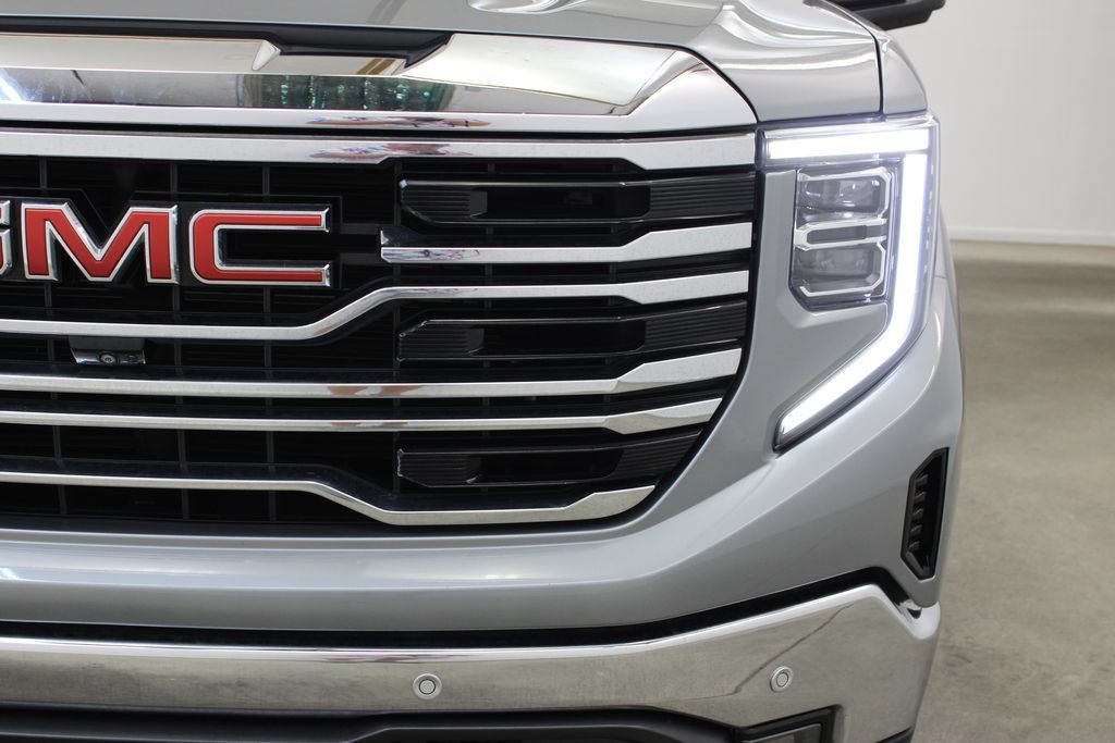 Used 2023 GMC Sierra 1500 SLT w/ SLT Premium Plus Package AWD/4WD image 8