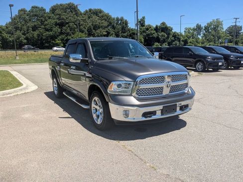 Used 2016 RAM 1500 Laramie w/ Convenience Group AWD/4WD image 7