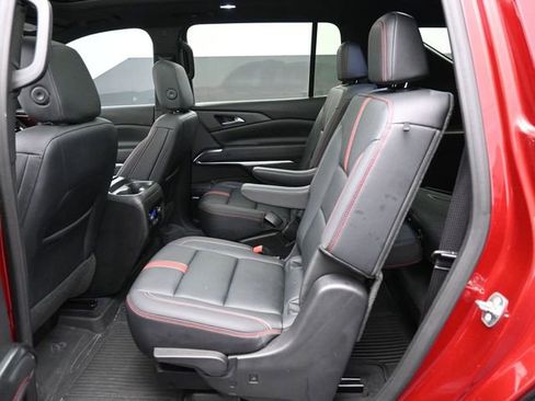 Used 2024 Chevrolet Traverse RS w/ LPO, Floor Liner Package AWD/4WD image 27