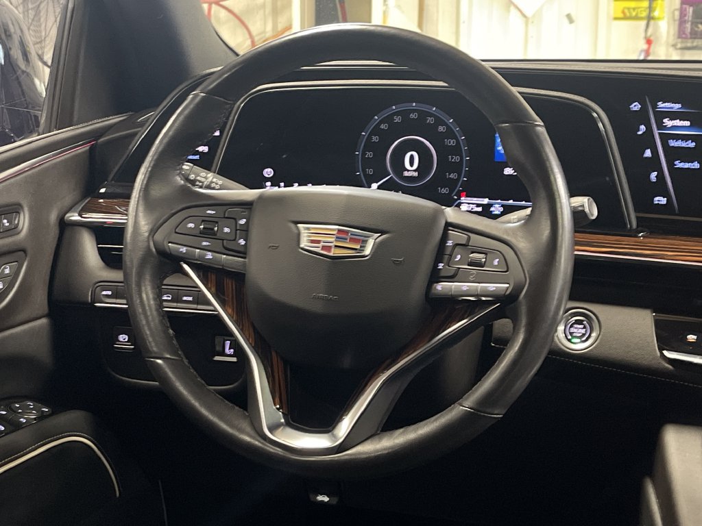Used 2023 Cadillac Escalade Premium Luxury AWD/4WD image 20
