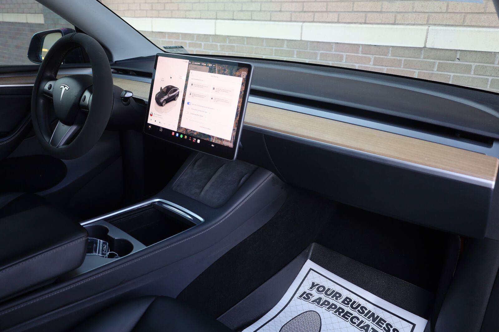 Used 2023 Tesla Model Y Long Range AWD/4WD image 29