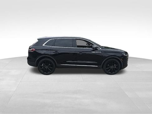 Used 2022 Lincoln Nautilus Reserve w/ Monochromatic Package image 9