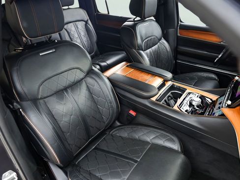 Used 2022 Jeep Grand Wagoneer Series III w/ Flexible Seating Group AWD/4WD image 36