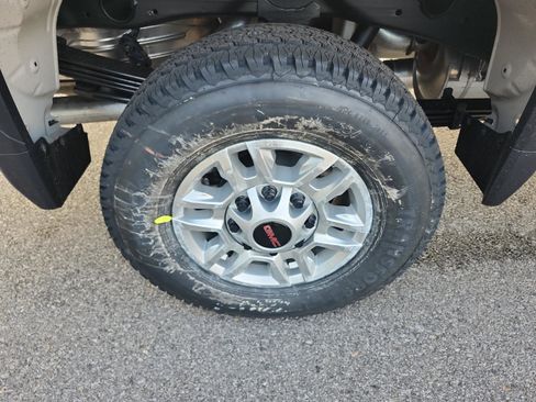 New 2026 GMC Sierra 2500 Pro image 8