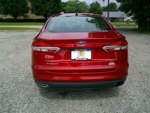 Used 2020 Ford Fusion SE FWD image 4
