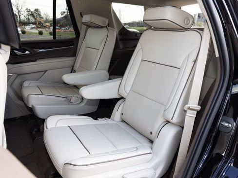 Used 2021 GMC Yukon Denali w/ Denali Ultimate Package image 48