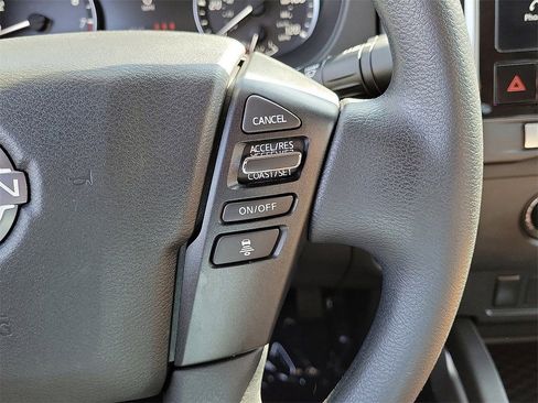 Certified 2025 Nissan Frontier SV image 5