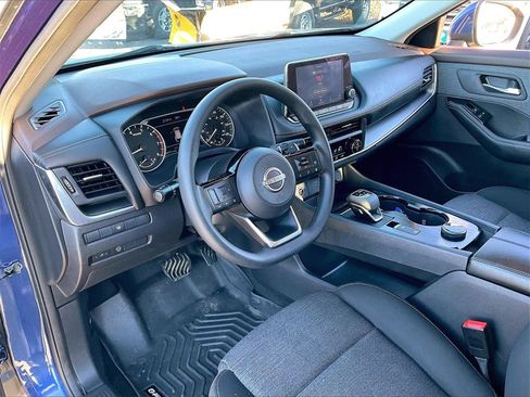Used 2023 Nissan Rogue SV image 8
