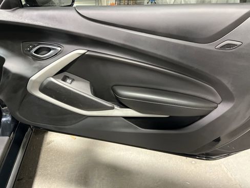 Used 2020 Chevrolet Camaro LT image 10