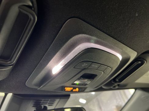 Used 2024 Toyota Corolla SE image 32