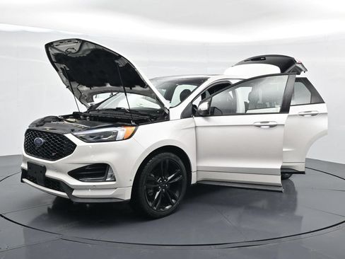 Used 2019 Ford Edge ST w/ Equipment Group 401A AWD/4WD image 39