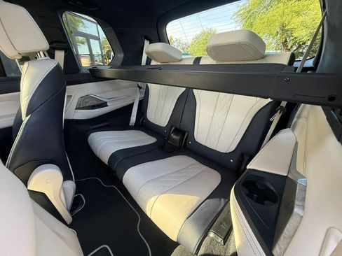 Used 2019 BMW X7 xDrive40i w/ M Sport Package AWD/4WD image 42