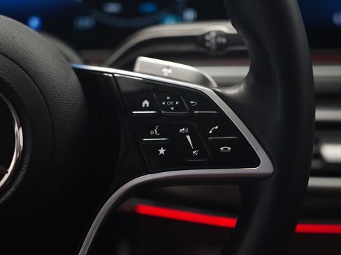 Used 2024 Mercedes-Benz GLE 350 4MATIC image 17