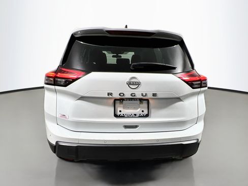 Used 2024 Nissan Rogue S FWD image 6