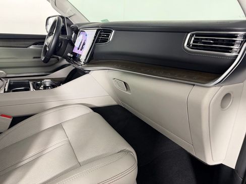 Certified 2023 Jeep Grand Wagoneer 4WD image 36