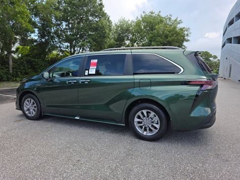 New 2026 Toyota Sienna XLE FWD image 9