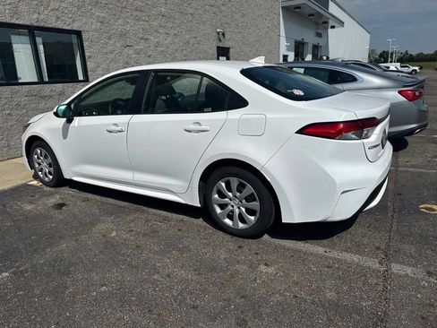 Used 2022 Toyota Corolla LE FWD image 4