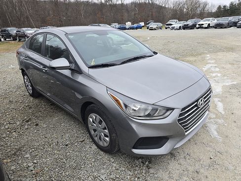 Used 2022 Hyundai Accent SE image 4
