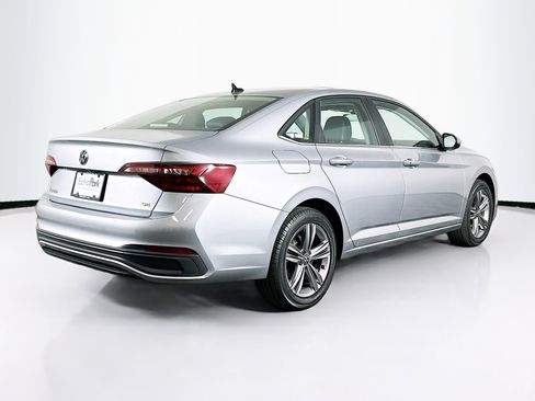 Used 2022 Volkswagen Jetta SE FWD image 9