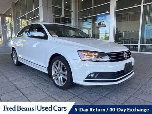 Used 2017 Volkswagen Jetta SEL FWD image 1
