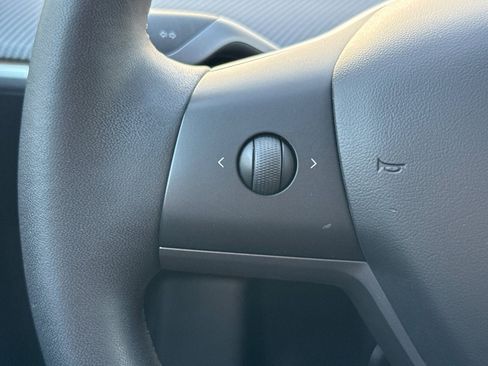 Used 2020 Tesla Model Y Long Range image 27