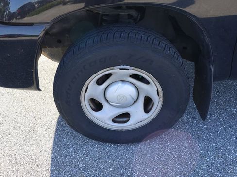 Used 2005 Toyota Tundra SR5 image 4