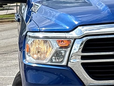 Used 2019 RAM 1500 Big Horn AWD/4WD image 14