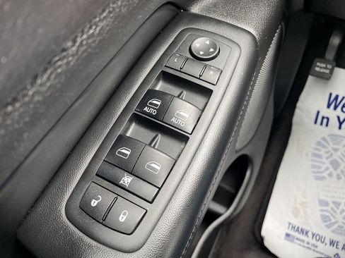 Used 2017 Jeep Grand Cherokee Laredo w/ Quick Order Package 23E image 24