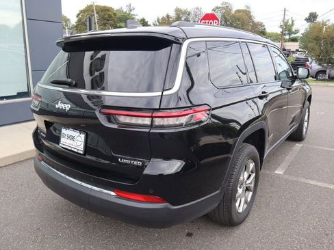 Used 2022 Jeep Grand Cherokee L Limited AWD/4WD image 6