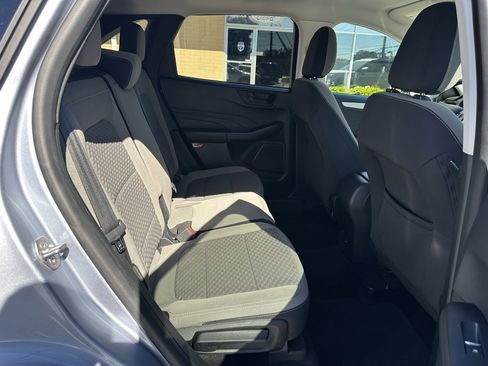Used 2022 Ford Escape SE image 17