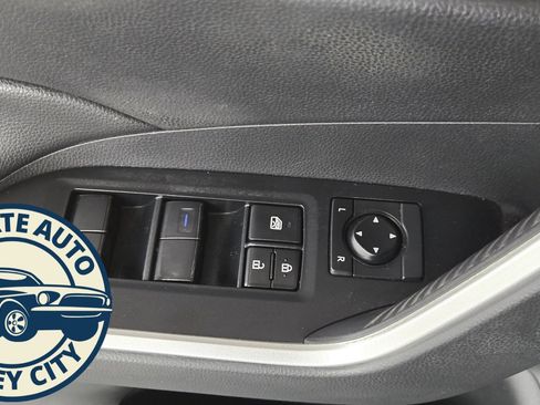 Used 2020 Toyota RAV4 XLE image 20