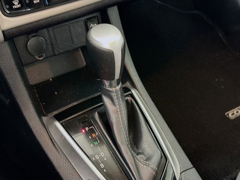 Used 2019 Toyota Corolla LE image 19