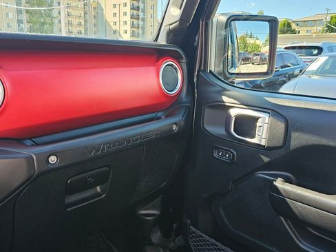 Used 2020 Jeep Wrangler Rubicon w/ Uconnect 4C Nav & Sound Group image 22