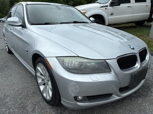 Used 2011 BMW 328i xDrive Sedan AWD/4WD image 3
