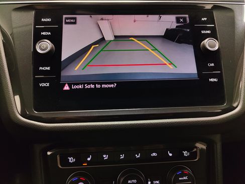 Used 2020 Volkswagen Tiguan SE w/ Panoramic Sunroof Package AWD/4WD image 22