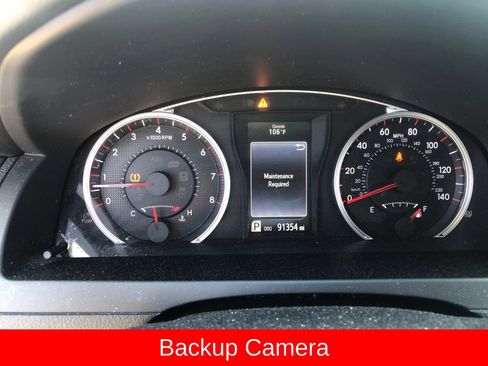 Used 2016 Toyota Camry SE FWD image 1