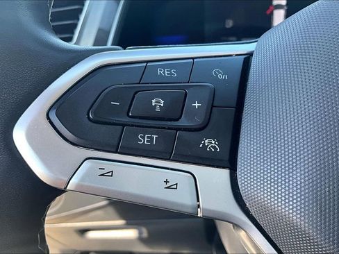 Used 2022 Volkswagen Tiguan SE image 24