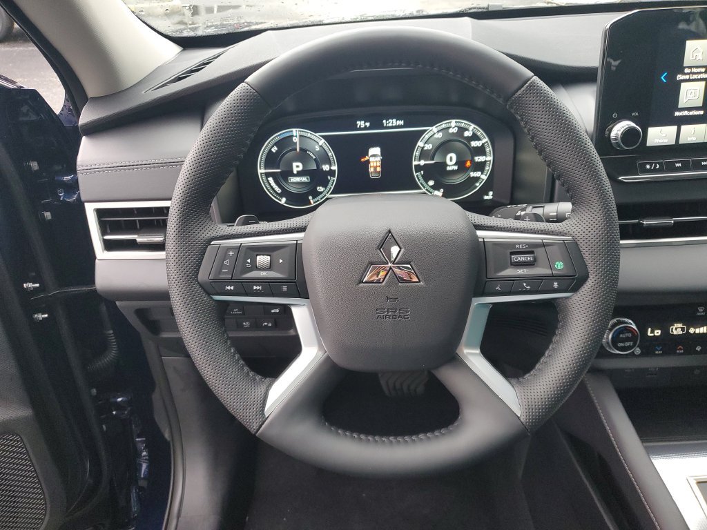 Used 2025 Mitsubishi Outlander SEL AWD/4WD image 17