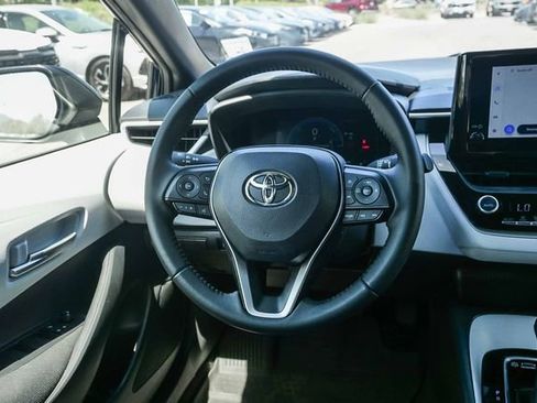 Used 2026 Toyota Corolla SE FWD image 16