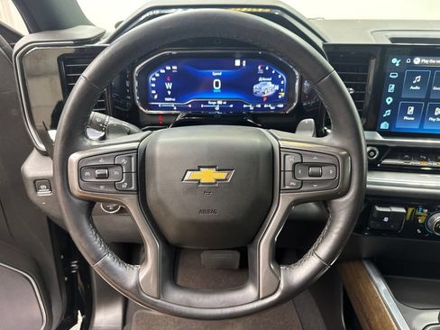Used 2023 Chevrolet Silverado 1500 High Country w/ Technology Package AWD/4WD image 17