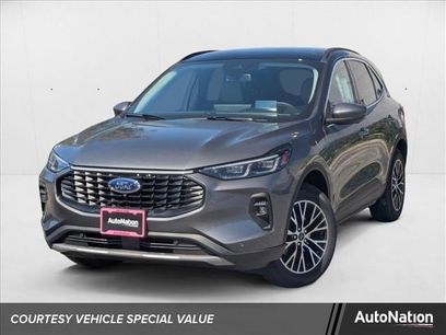 New 2025 Ford Escape SE w/ PHEV Premium Package