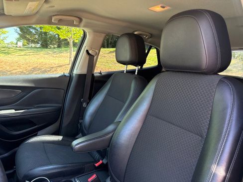 Used 2018 Buick Encore Sport Touring w/ Safety Package FWD image 21