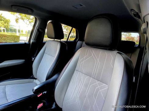 Used 2018 Chevrolet Trax LT w/ LT Convenience Package image 18